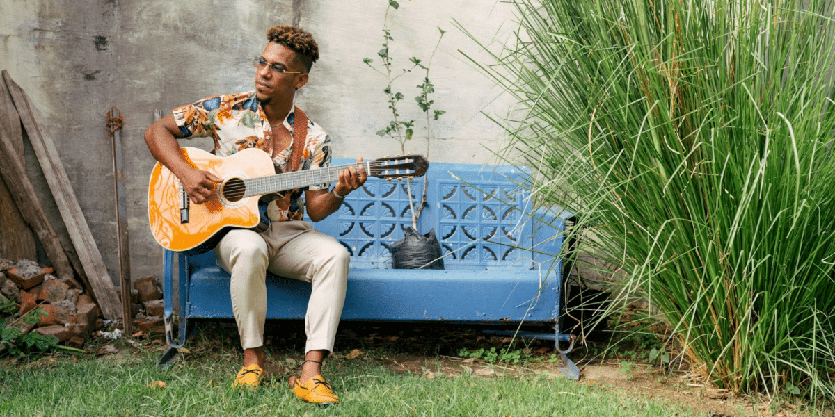 Exploring the Popularity of Acoustic Covers