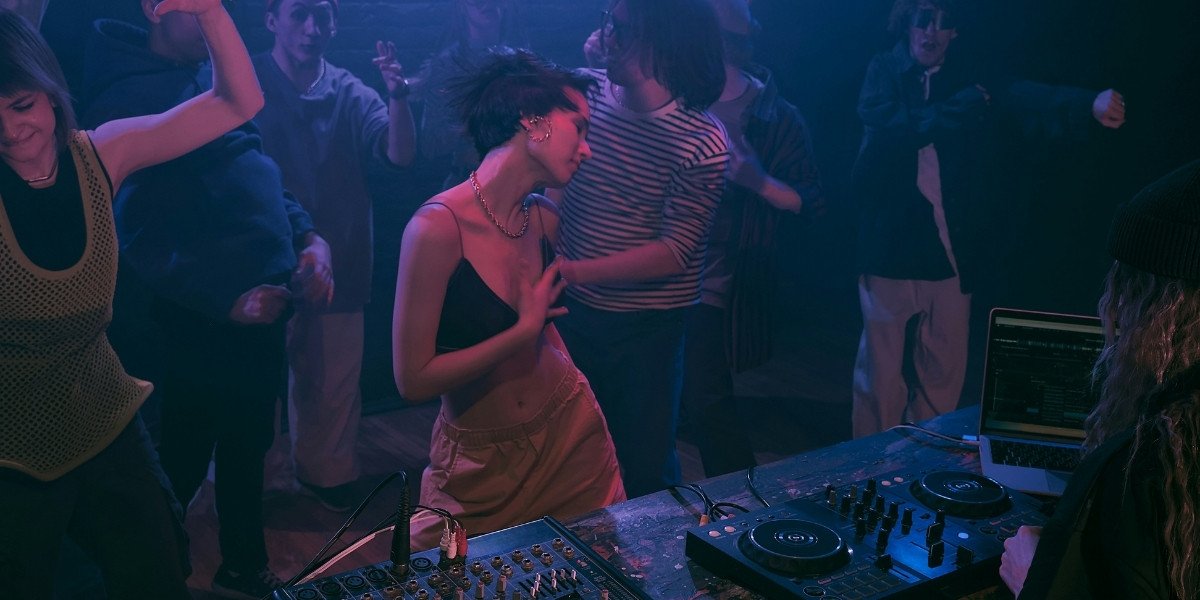 How Clubbing Brings House and Trance to Life
