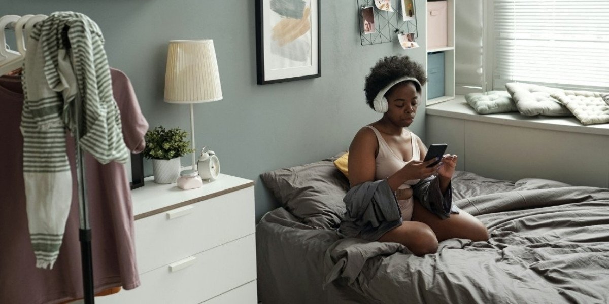 The Lo-Fi Explosion: How a "Quiet" Genre Became a Billion-Stream Giant