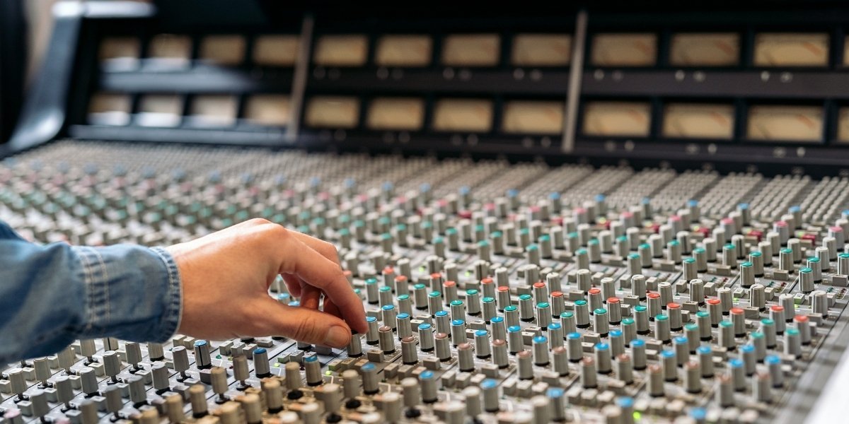 Radio Edit vs. Album Version: What's the Real Difference for Music Fans?