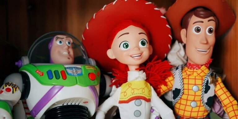 Randy Newman and Taylor Swift Perform at Toy Story 5 Premiere